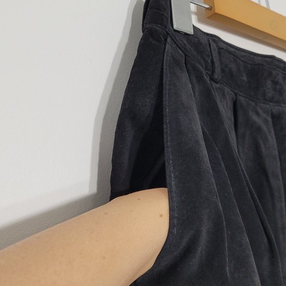 Mil-Idee Zara Vintage High Waisted Pleated Suede Shorts Black Pockets 90's - Picture 6 of 14